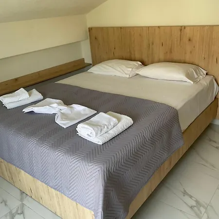 Marinas House * ニキティ